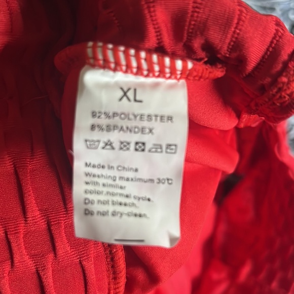 Red sports bra XL - Picture 3 of 3